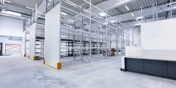 Reformas Integrales de Naves Industriales en Móstoles · Diseño e Instalación de Áreas de Producción, Almacén y Oficinas
