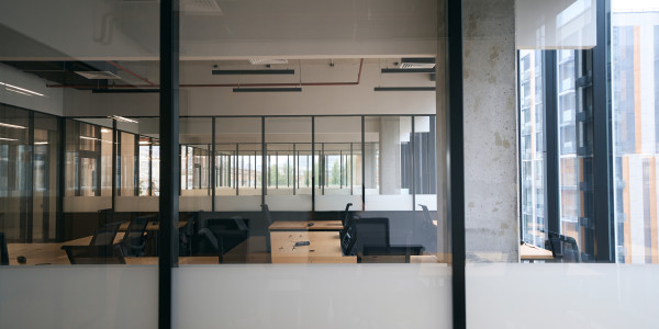 Reformas Integrales de Oficinas y Despachos en Móstoles · Diseño e Instalación de Paneles Divisorios