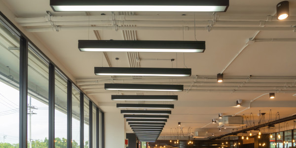 Reformas Integrales de Oficinas y Despachos en Móstoles · Diseño e Instalación de Iluminación LED Eficiente